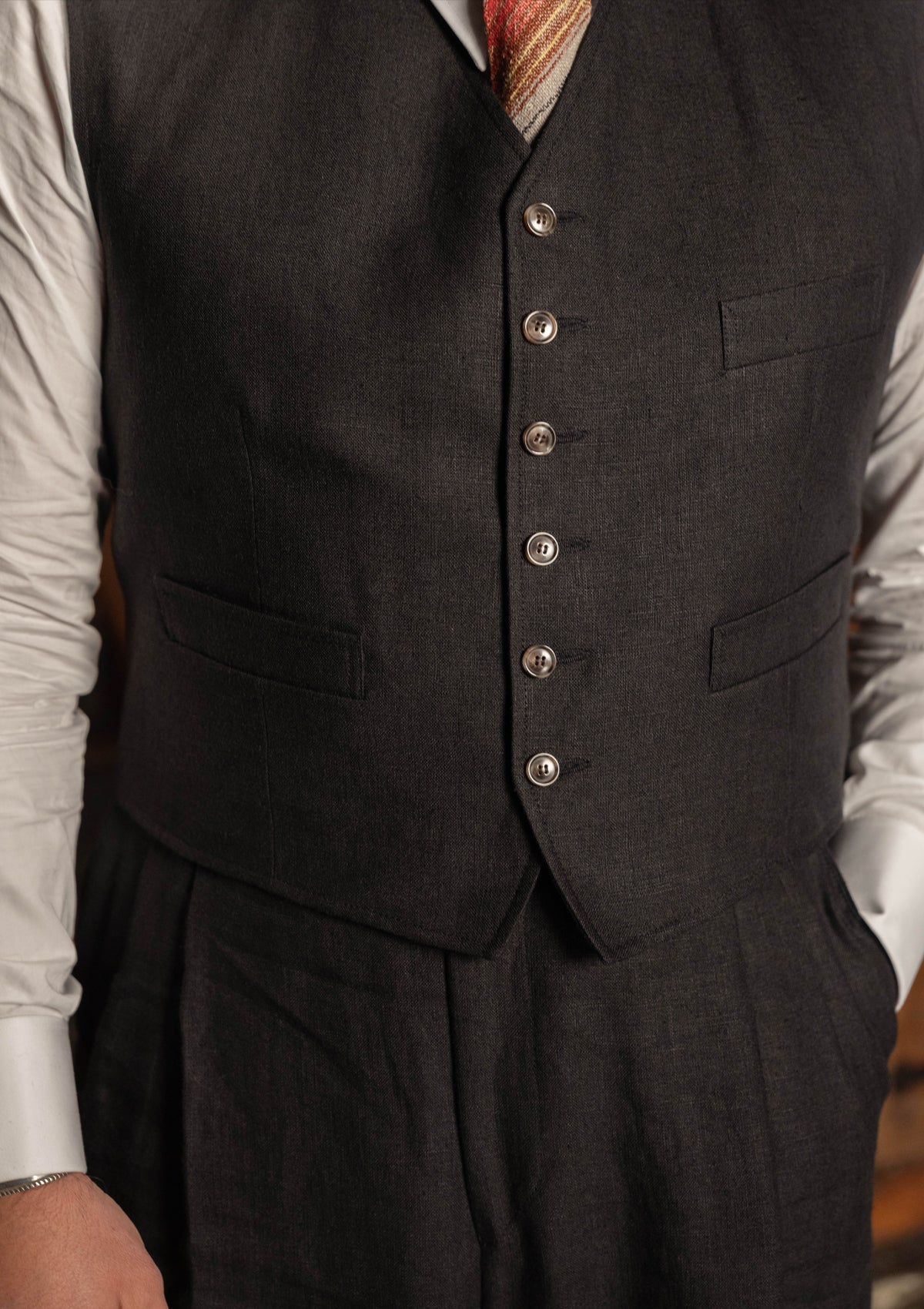 Hawthorne Cropped Waistcoat - Farriers Black Linen